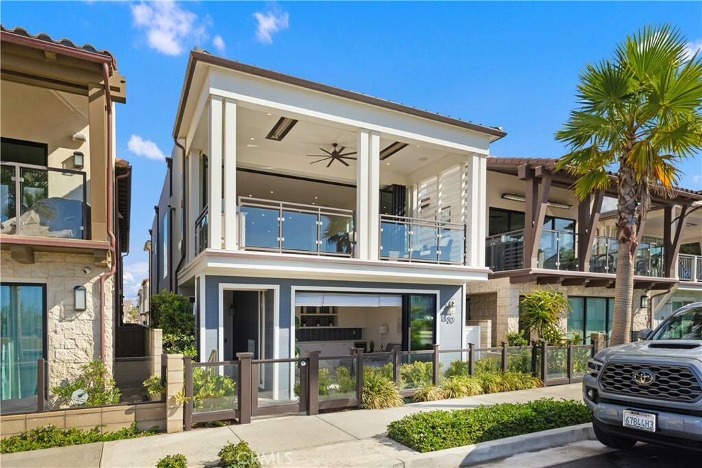 Property Photo: 20 Ocean Place CA 90740