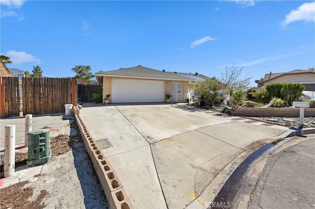 Property Photo:  25162 Hazelwood Circle  CA 92544 