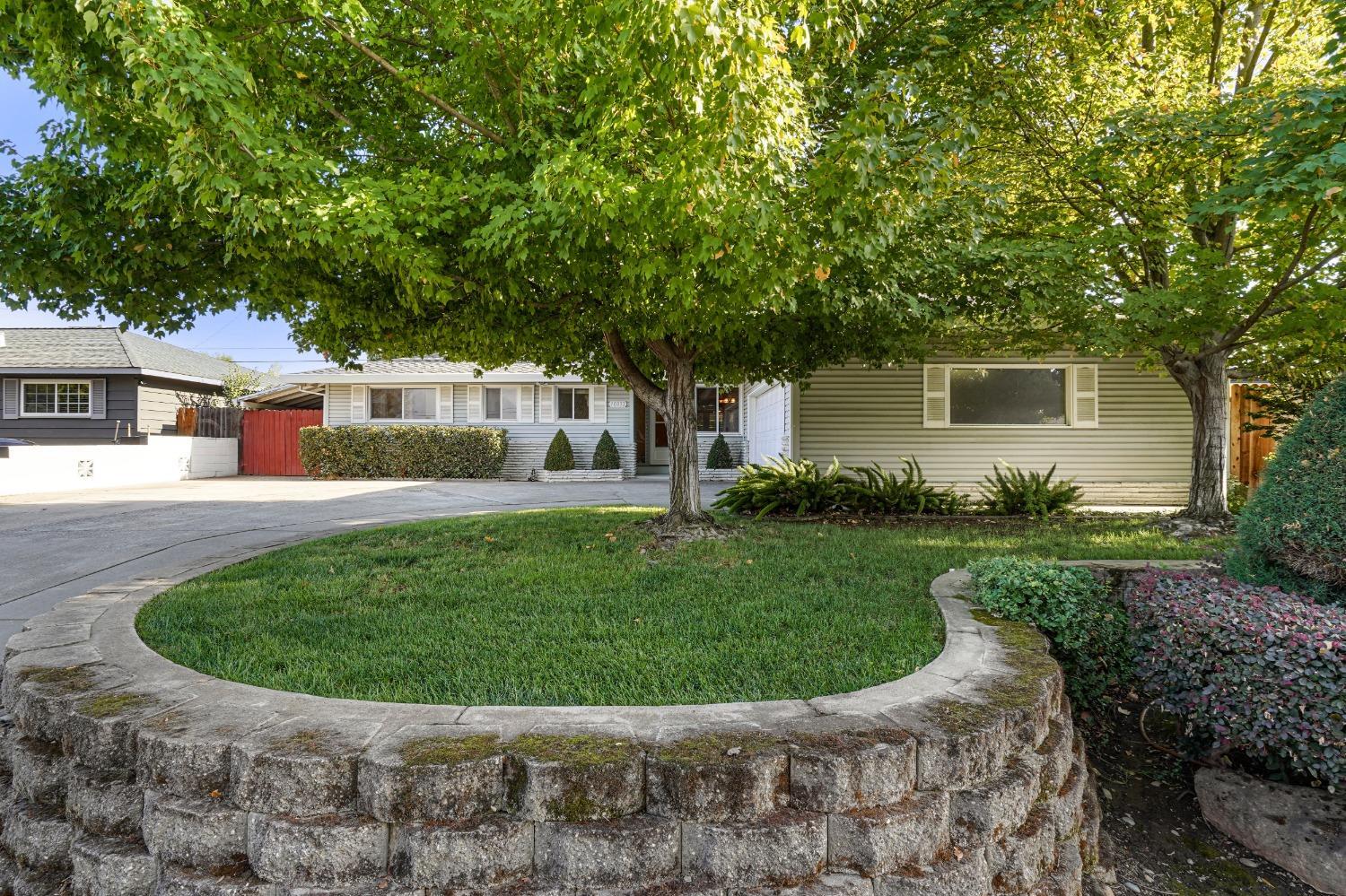 Property Photo: 10832 Glenhaven Way CA 95670