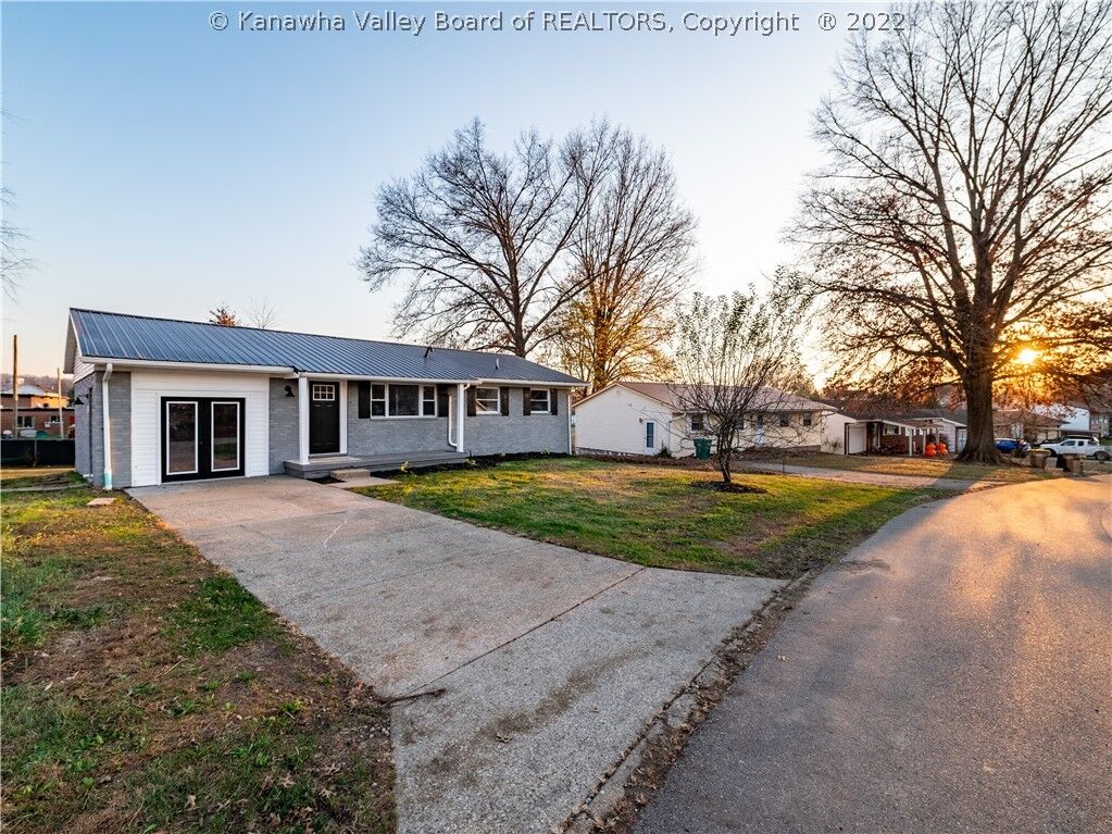 Property Photo:  2843 Washington Avenue  WV 25526 