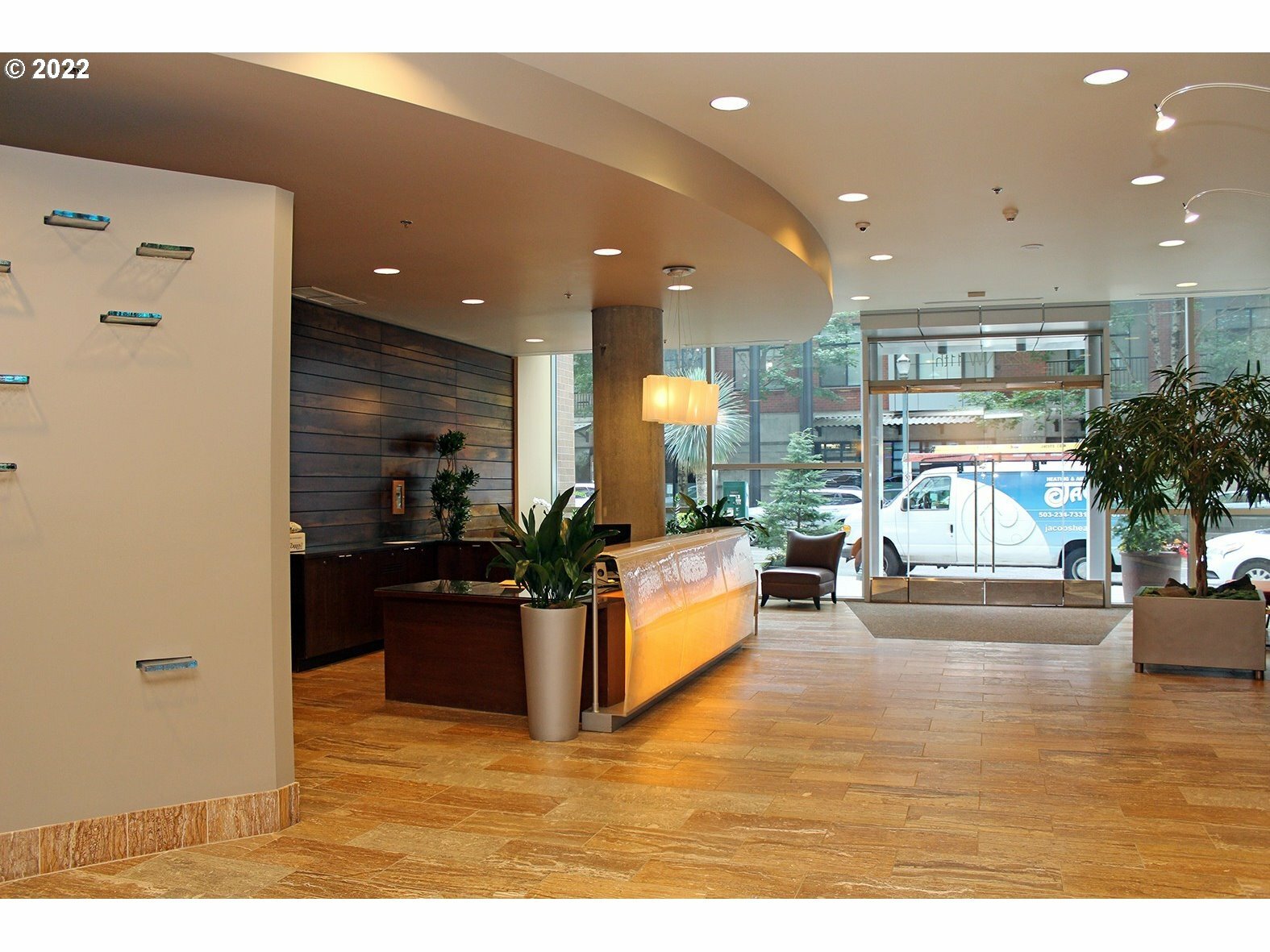 Property Photo: 922 NW 11th Ave 415 OR 97209