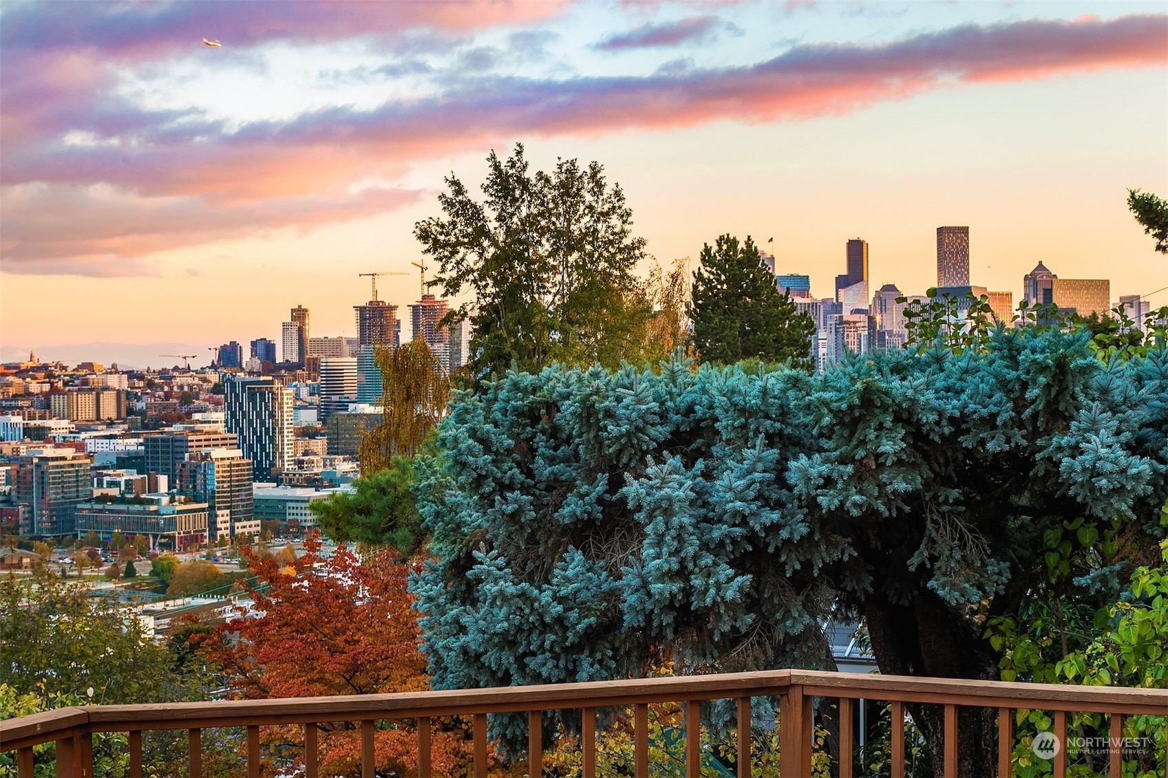 Property Photo: 1612 5th Avenue N WA 98109
