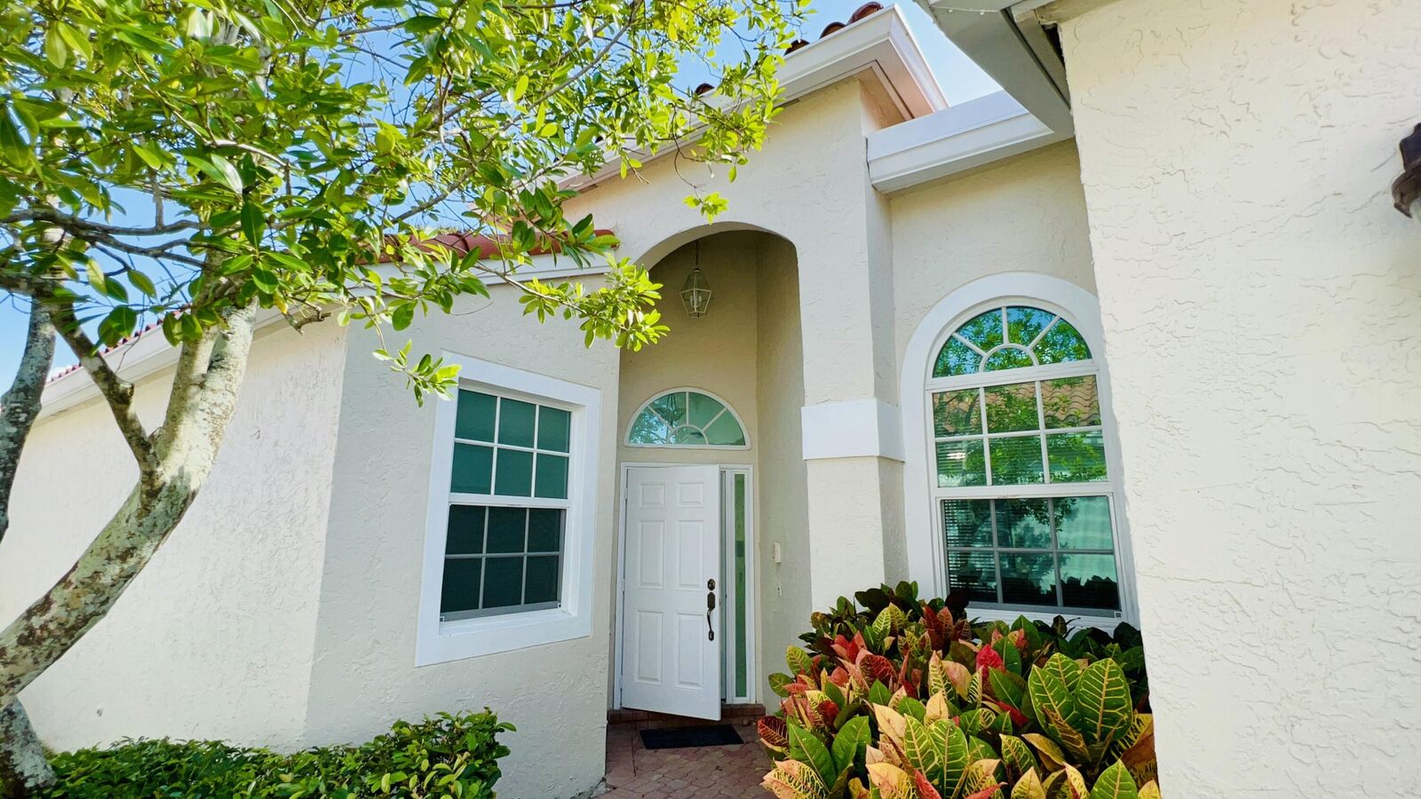 Property Photo: 17334 Antigua Point Way FL 33487