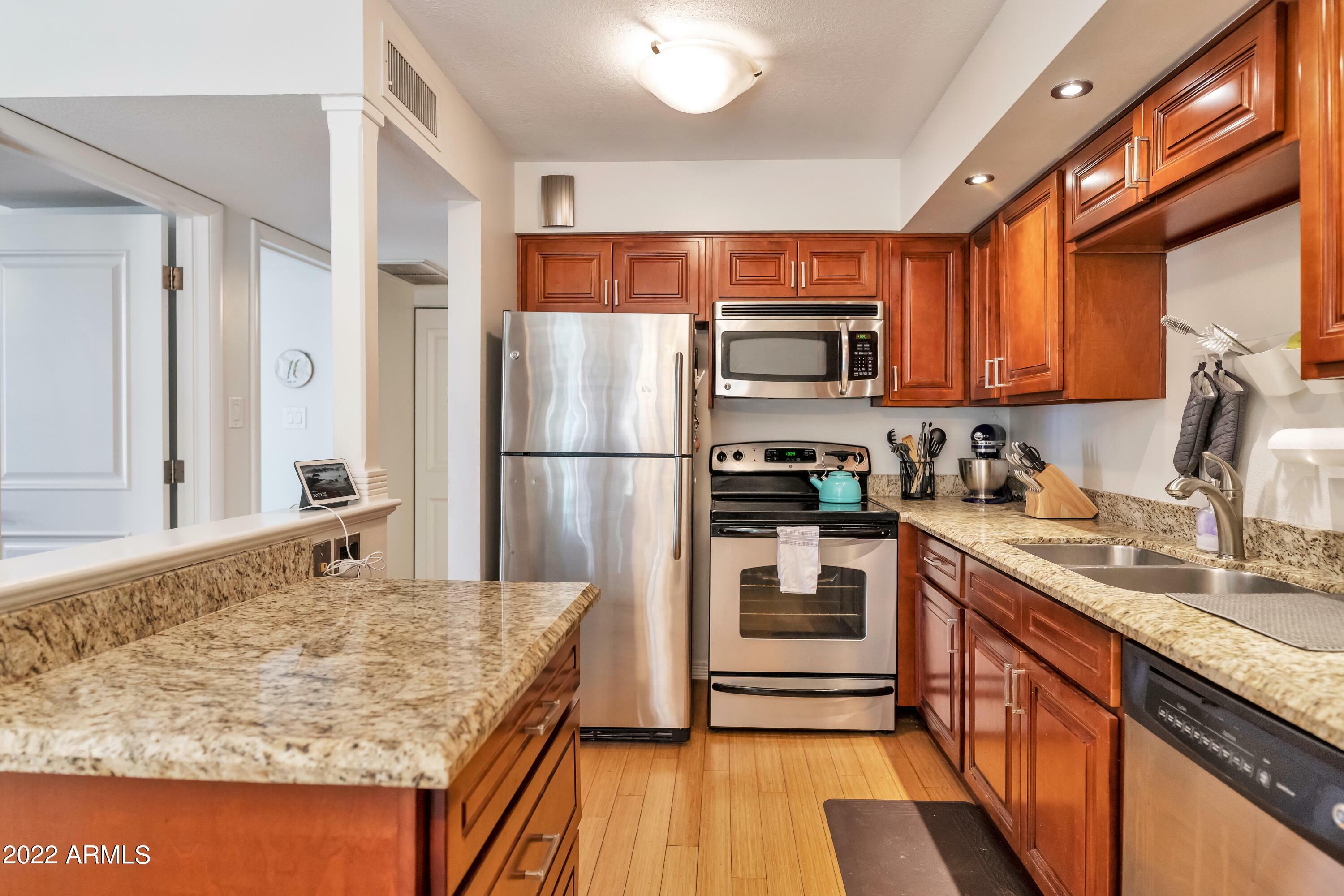 Property Photo: 1225 E Medlock Drive 101 AZ 85014