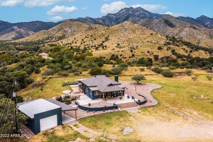 Property Photo: 5306 E Spring Road AZ 85615