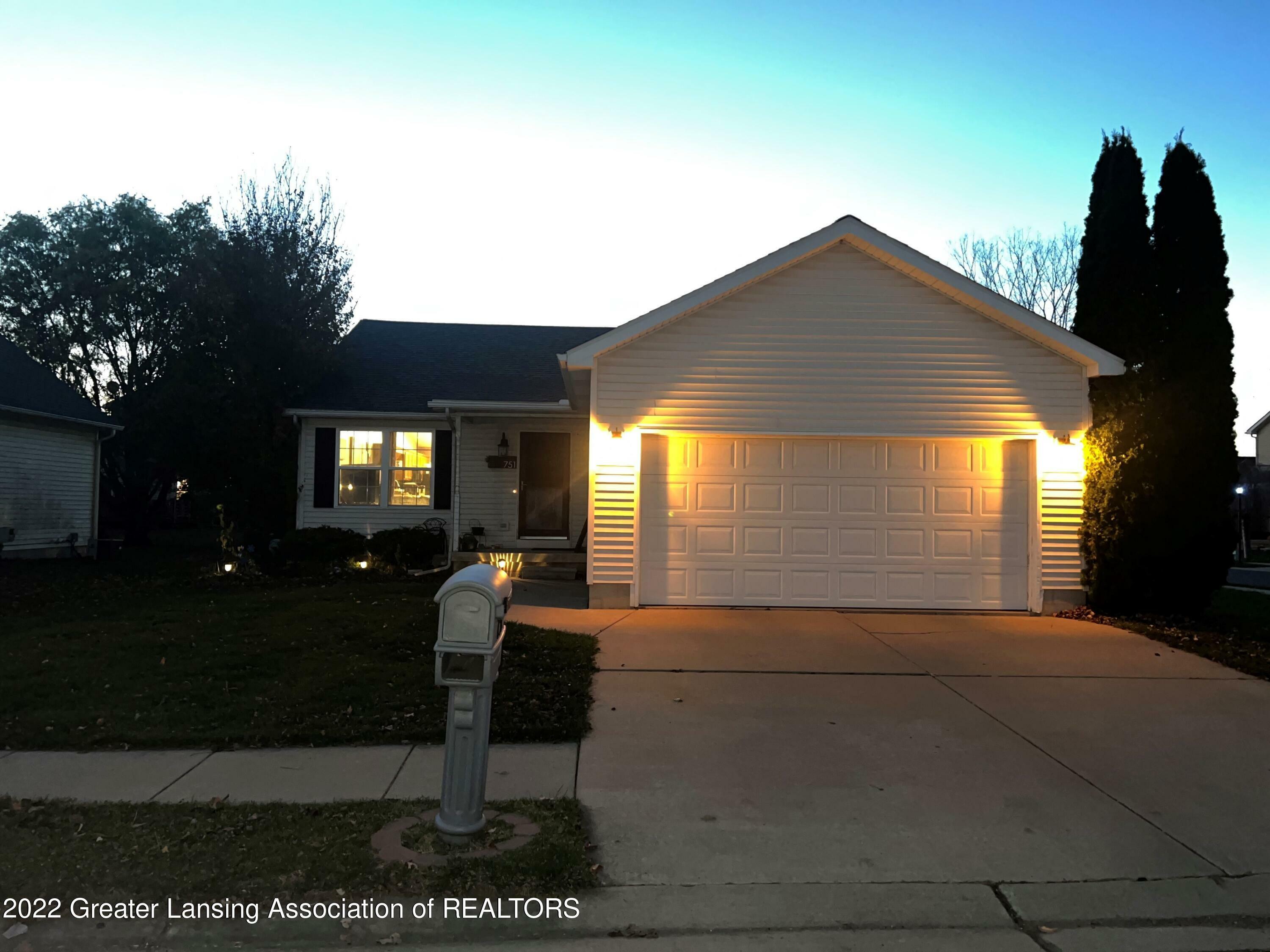 Property Photo: 751 Pinegate MI 48836