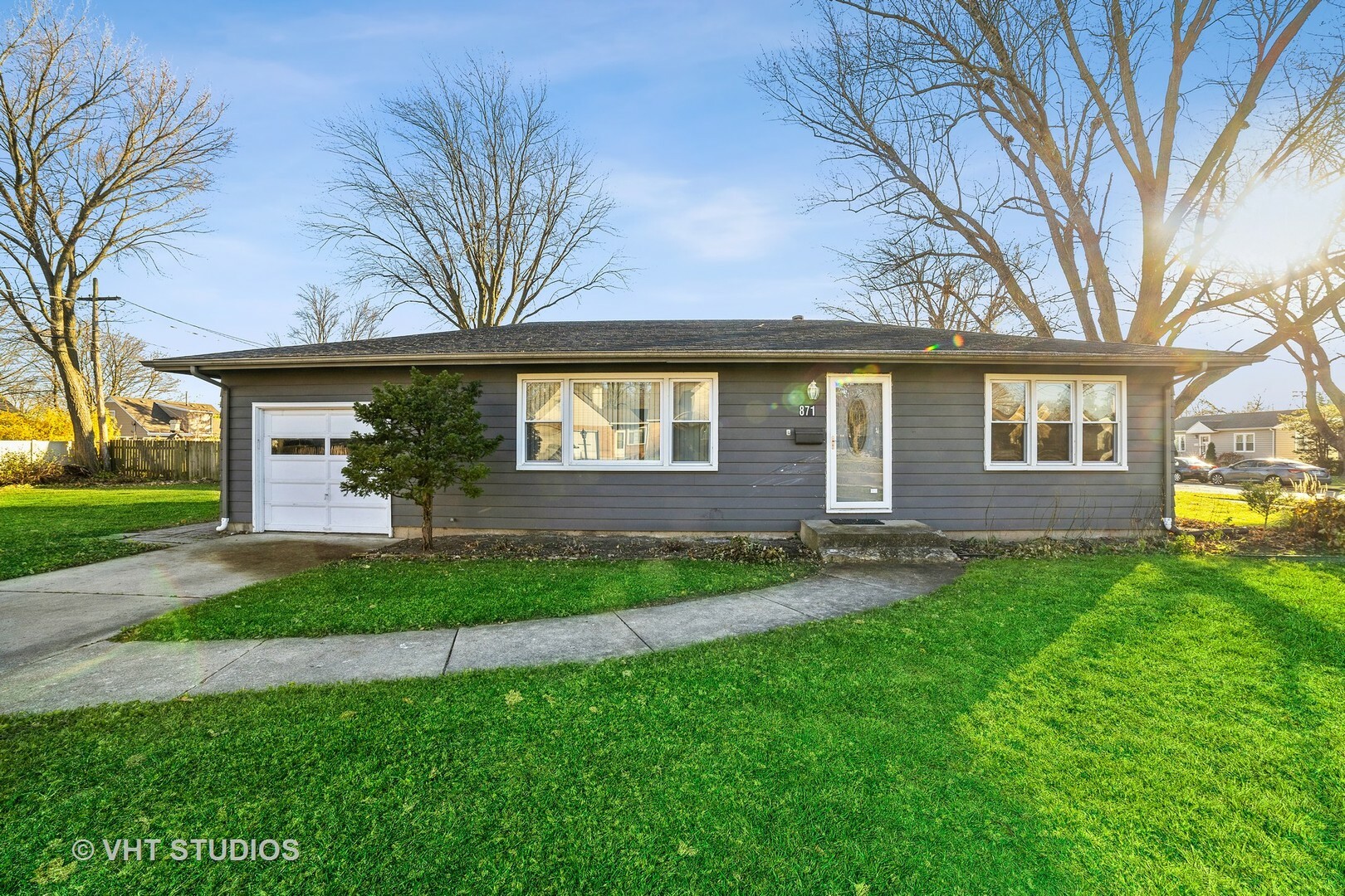 Property Photo: 871 Adams Street IL 60123