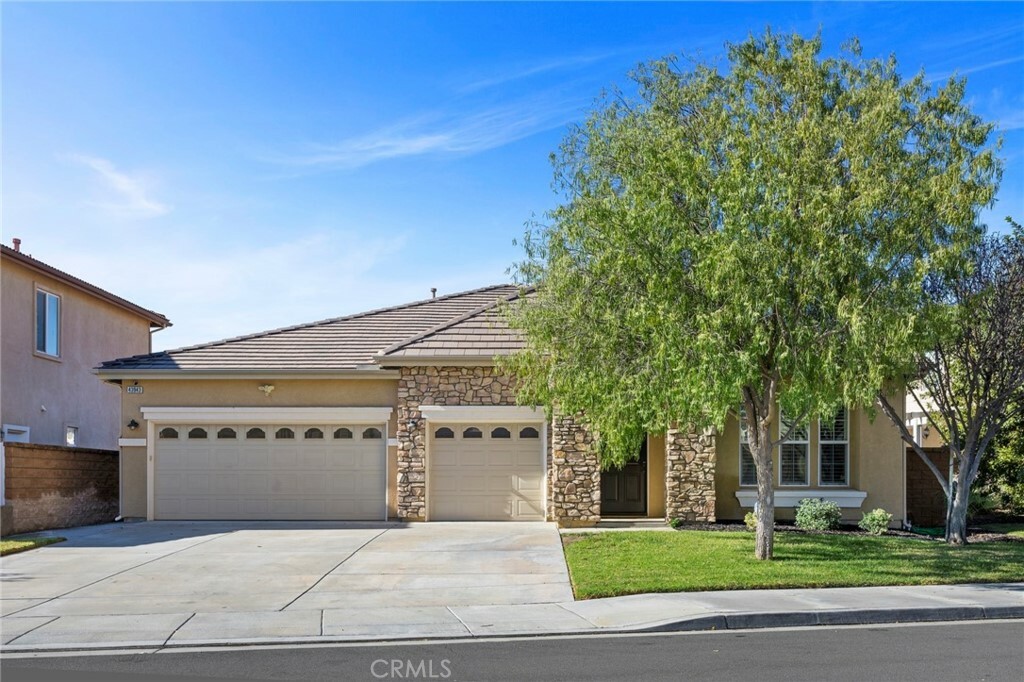 Property Photo:  43943 Brookhaven Court  CA 92592 