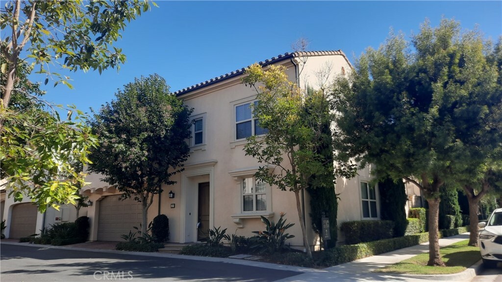 Property Photo: 117 Blaze CA 92618