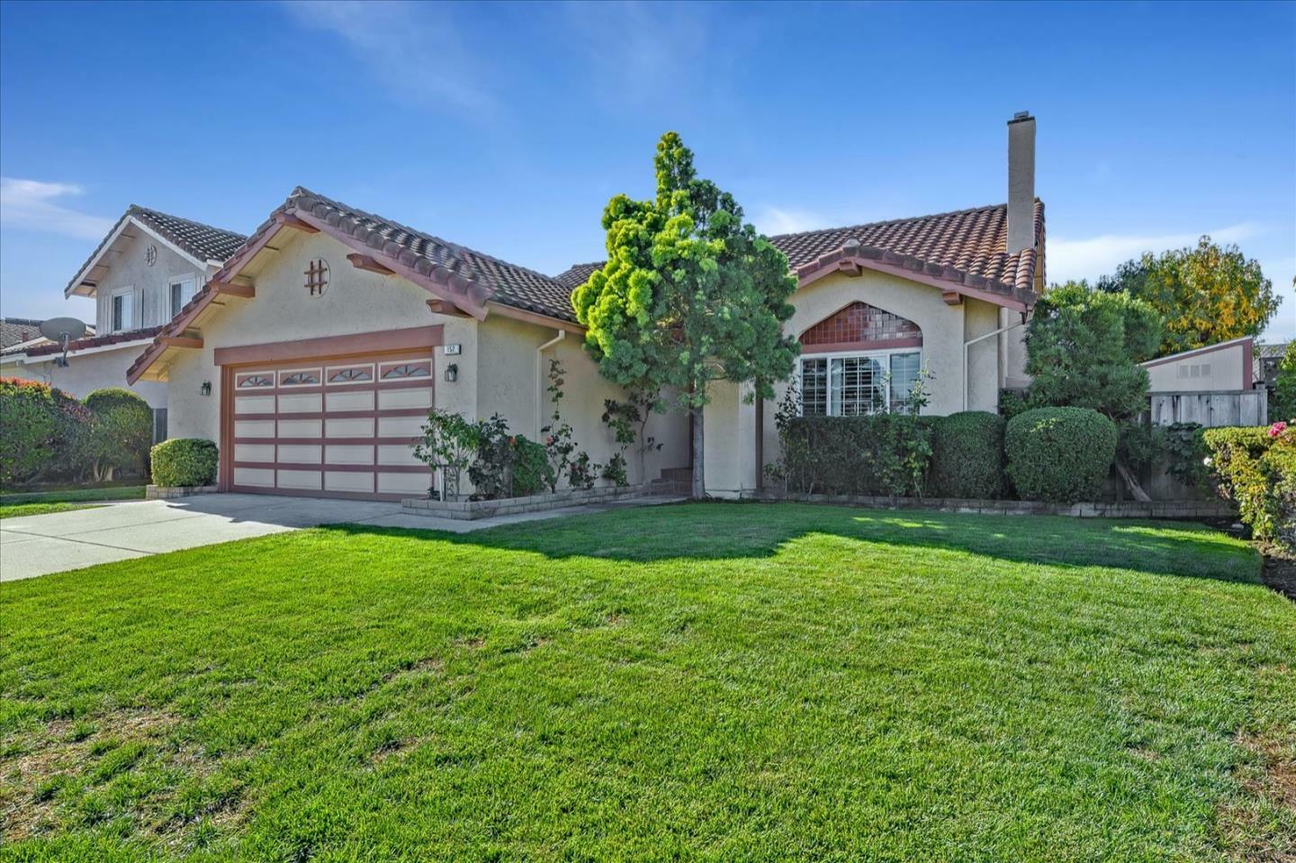 Property Photo:  152 Woodbridge Circle  CA 94403 