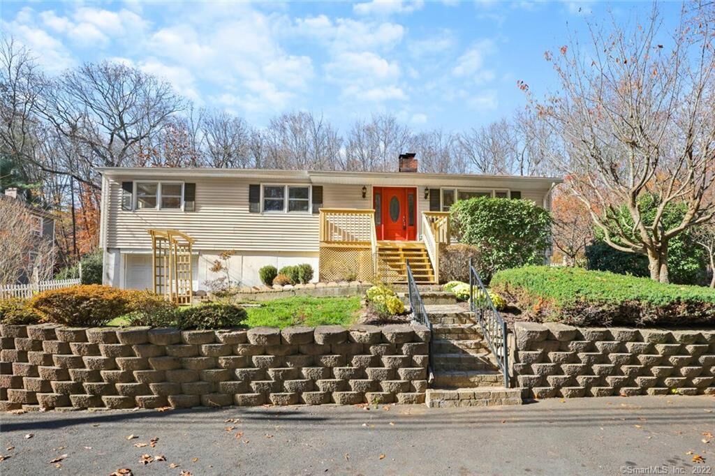 Property Photo:  375 Beaver Street  CT 06401 