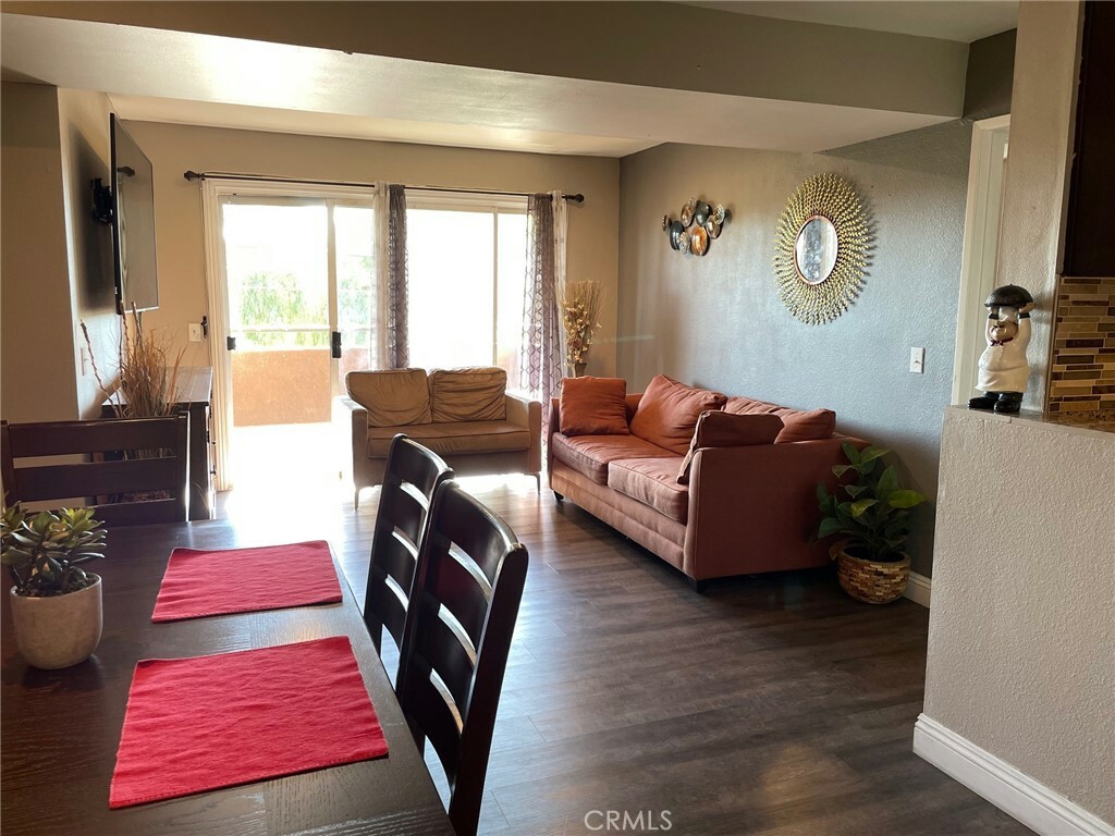 Property Photo:  2507 E 15th Street 201  CA 90804 