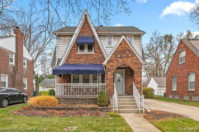 Property Photo:  156 S Waverly Street  MI 48124 