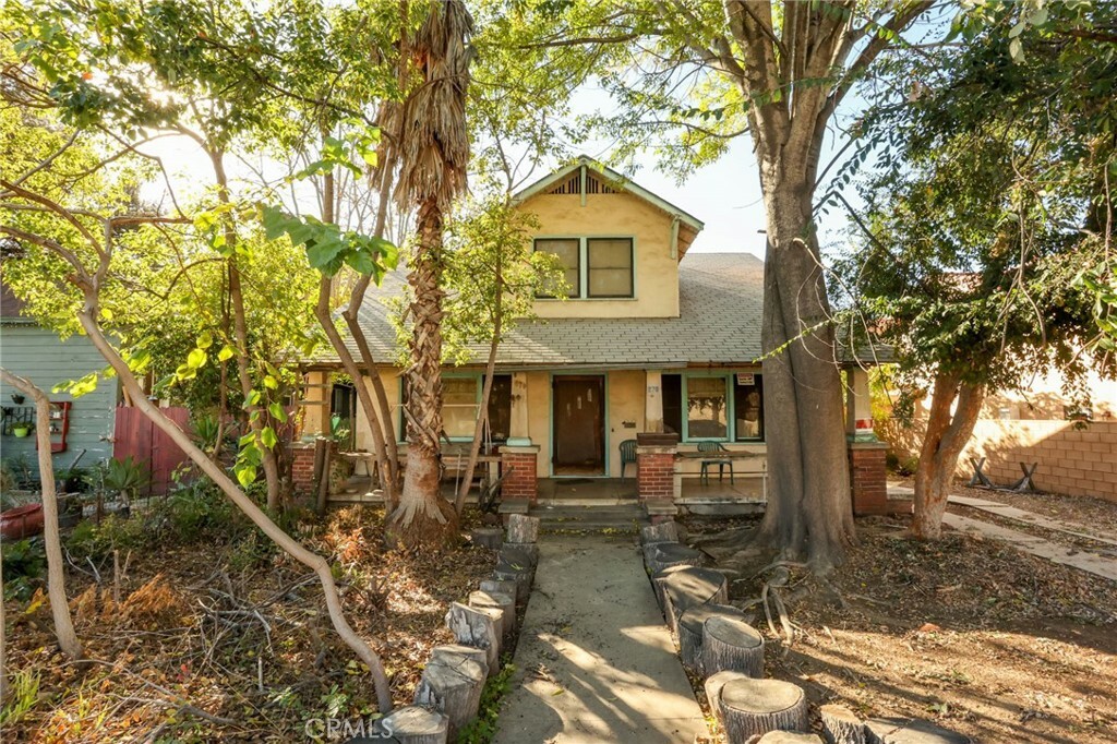 Property Photo:  270 W Dexter Street  CA 91723 