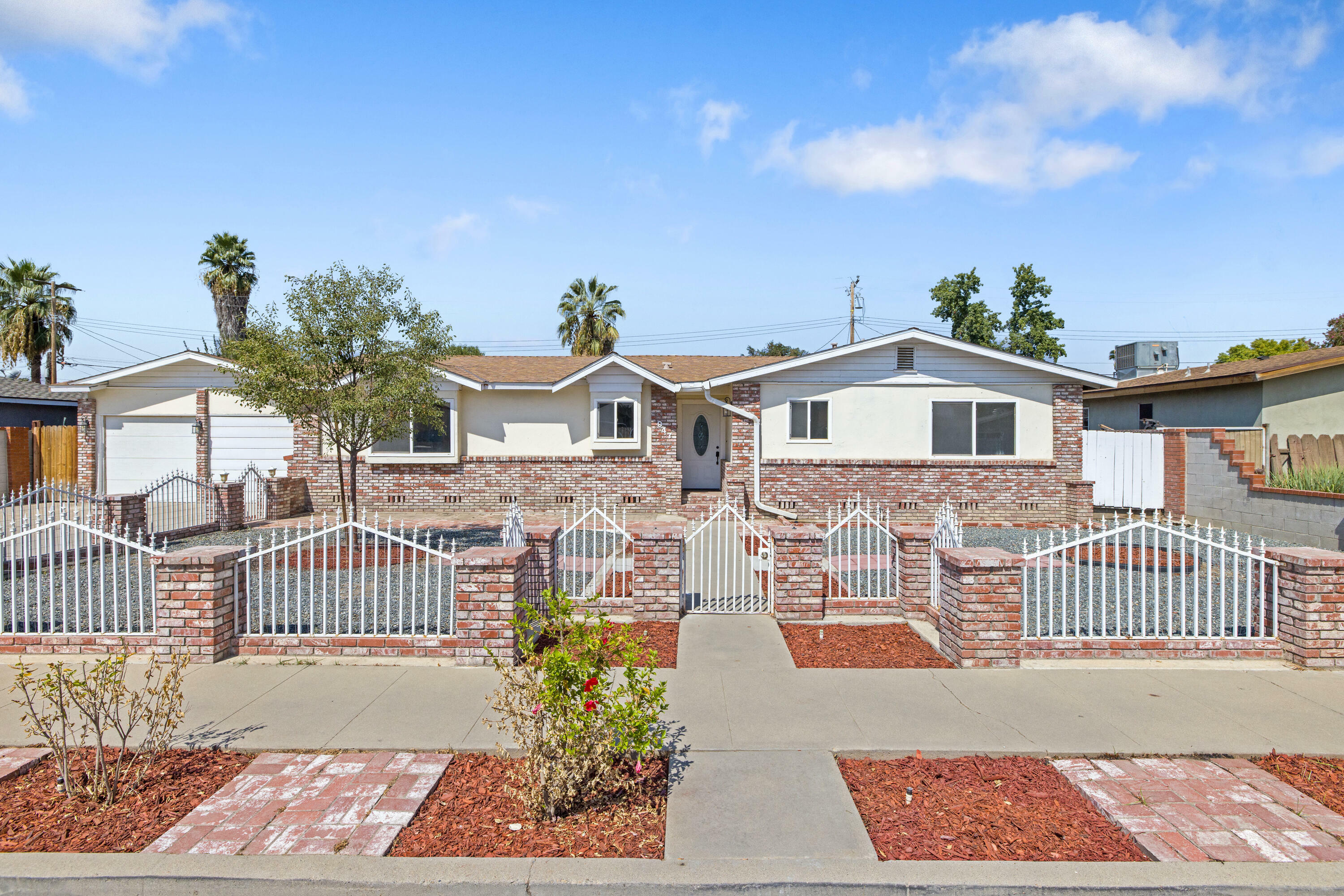 Property Photo:  947 Cardoza Drive  CA 93274 