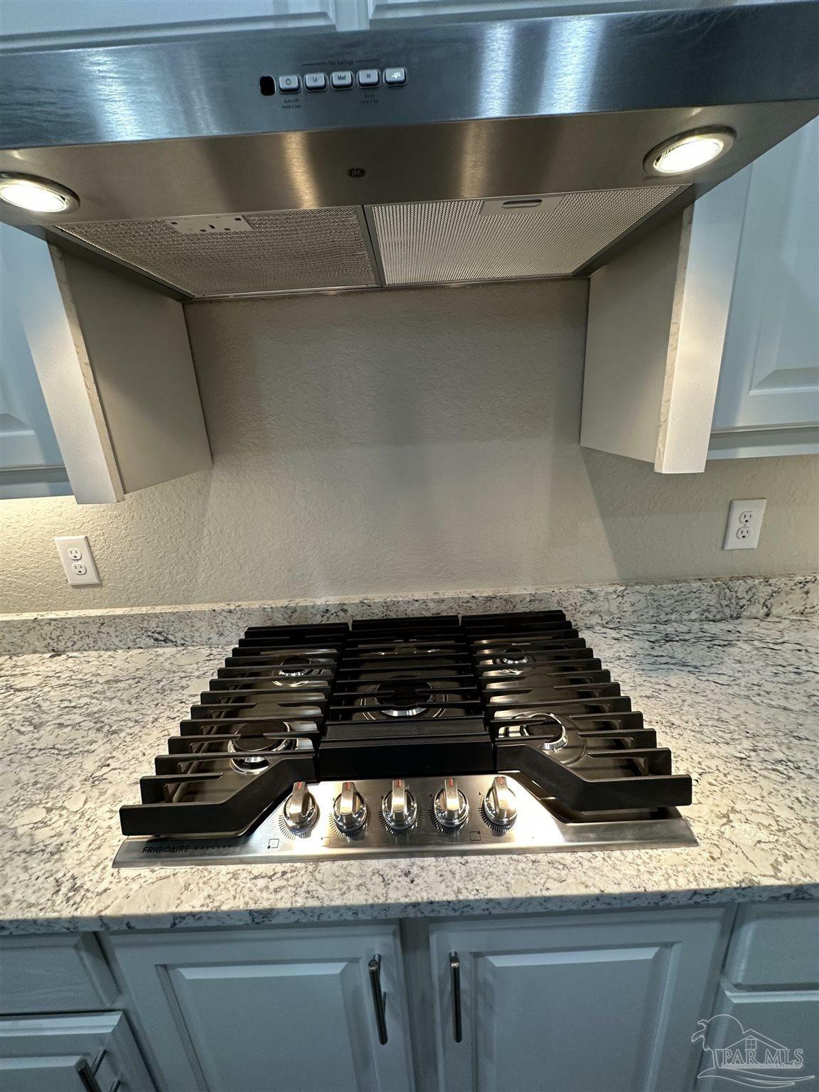 Property Photo: 2358 Habersham Ln FL 32533