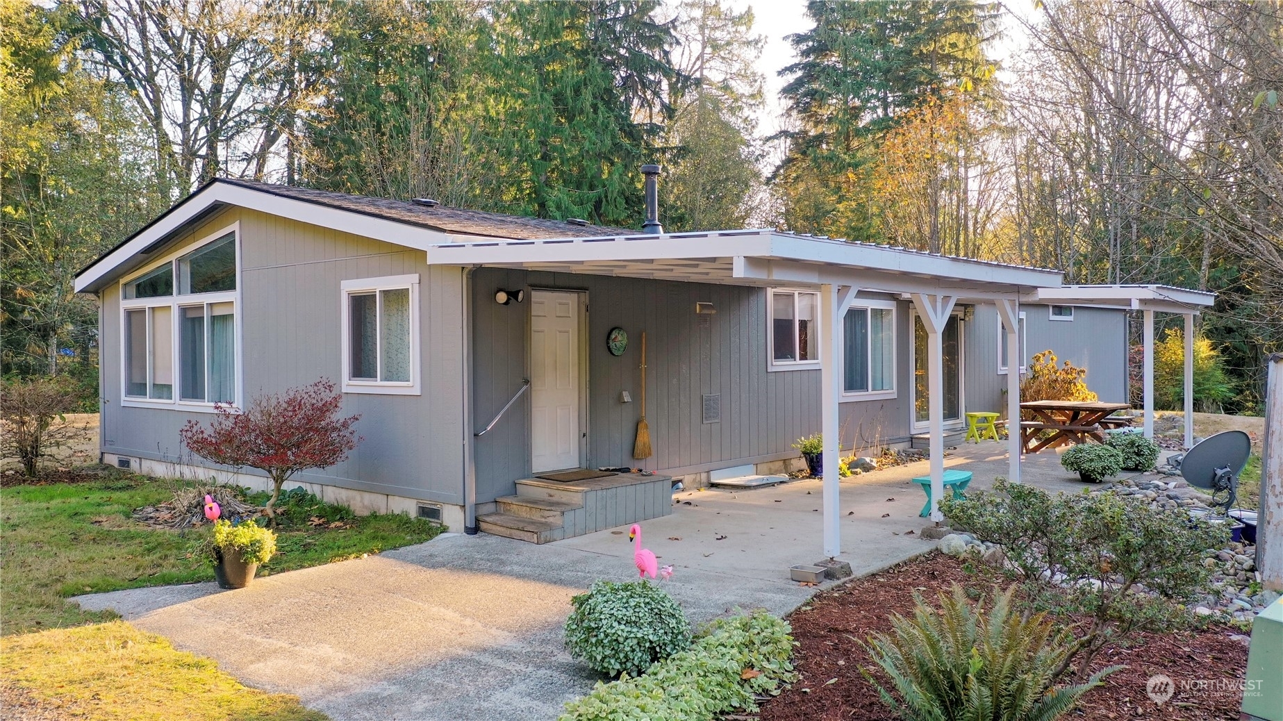 Property Photo:  6924 184th Drive SE  WA 98290 