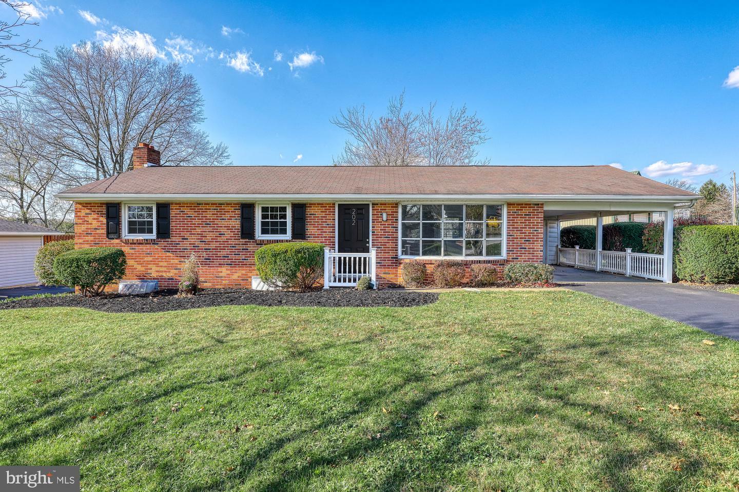 Property Photo:  202 Nollyn Drive  PA 17313 