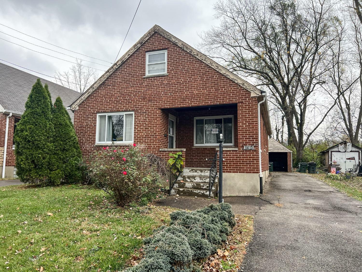 Property Photo:  3984 Watterson Road  OH 45227 