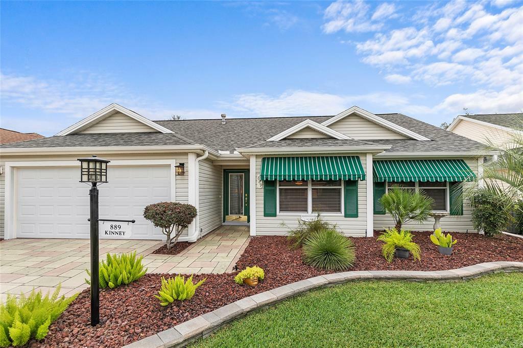 Property Photo:  889 Walker Loop  FL 32162 