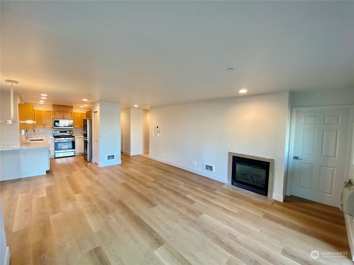 Property Photo: 1029 Belmont Avenue E 101 WA 98102