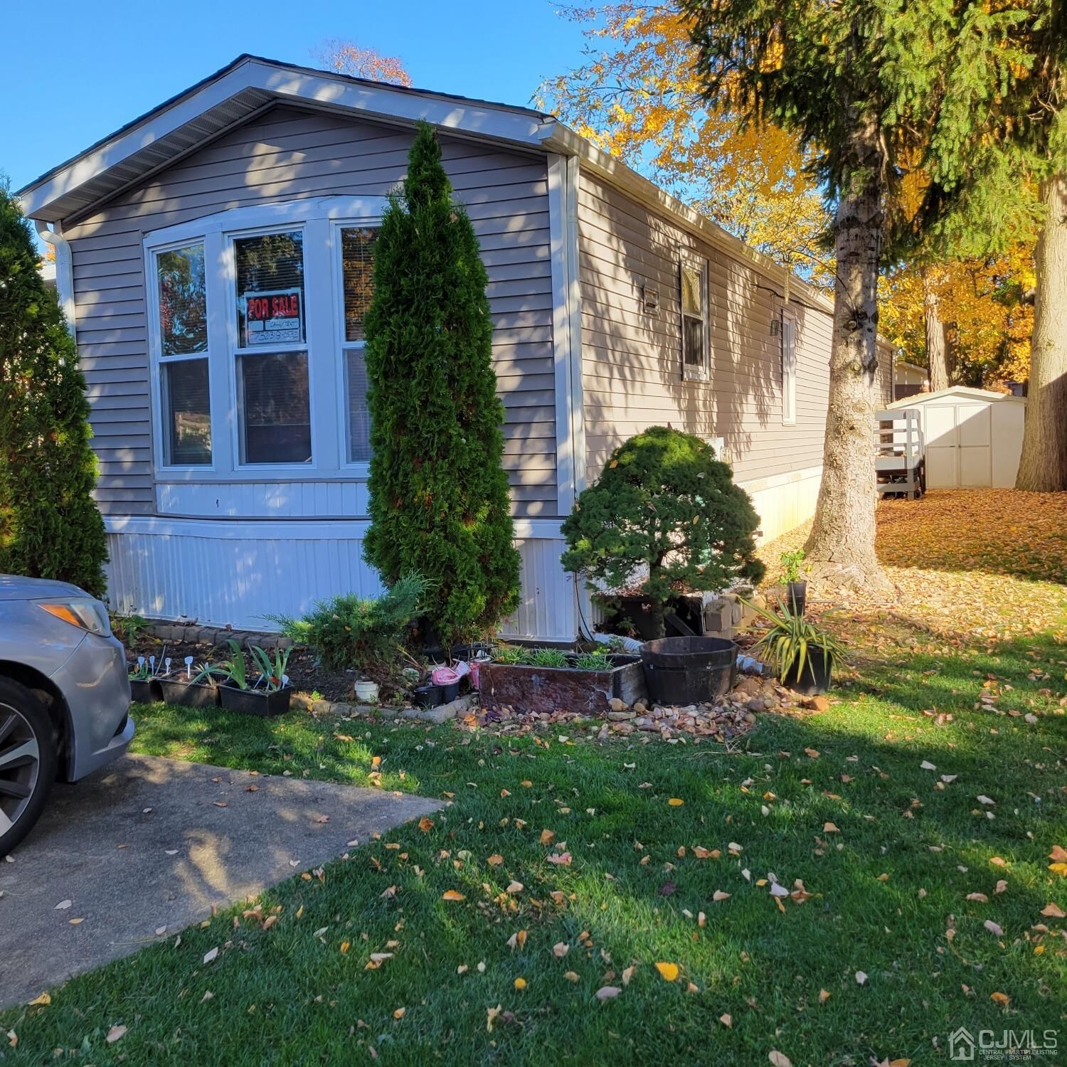 Property Photo:  47 Dickens Road  NJ 08902 