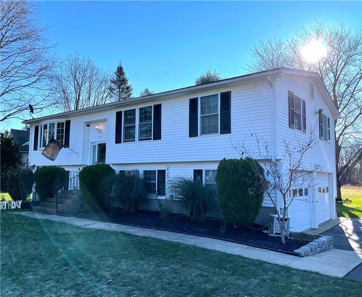 11 Reservoir Rd  Cumberland RI 02864 photo