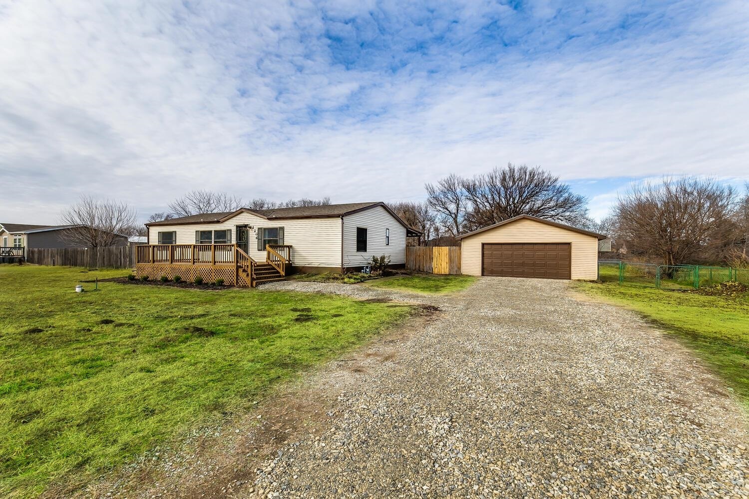 Property Photo:  2206 E Winchester St  KS 67216 