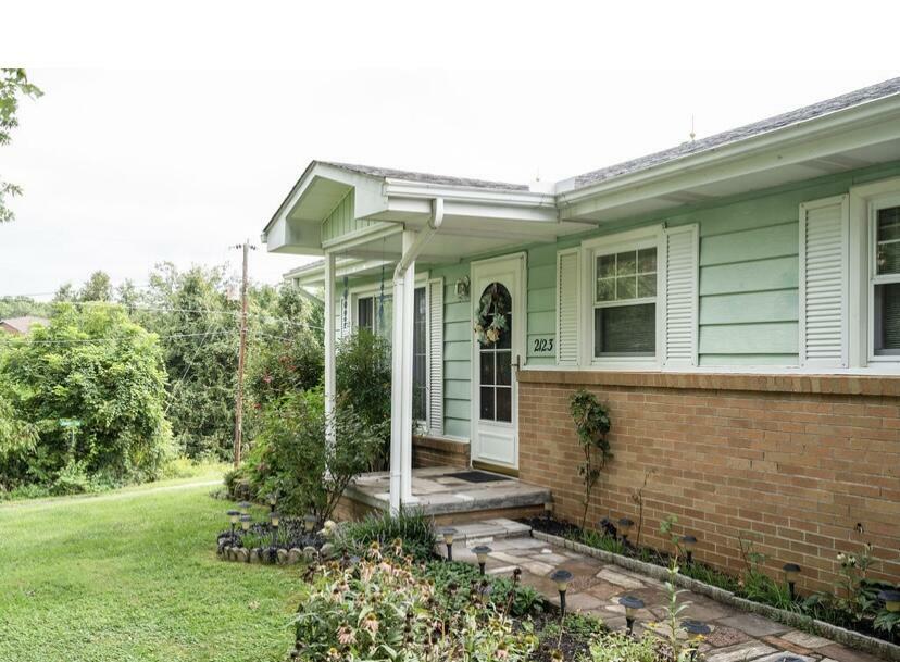 Property Photo:  2123 Buckingham Rd Road  TN 37745 