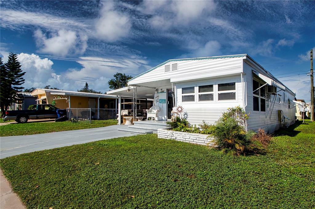 Property Photo:  803 51st Avenue W  FL 34207 