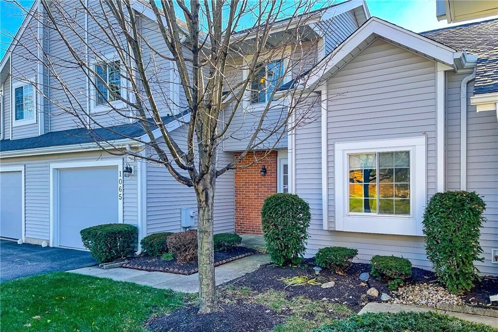 Property Photo: 1065 Bay Harbour Circle OH 45458
