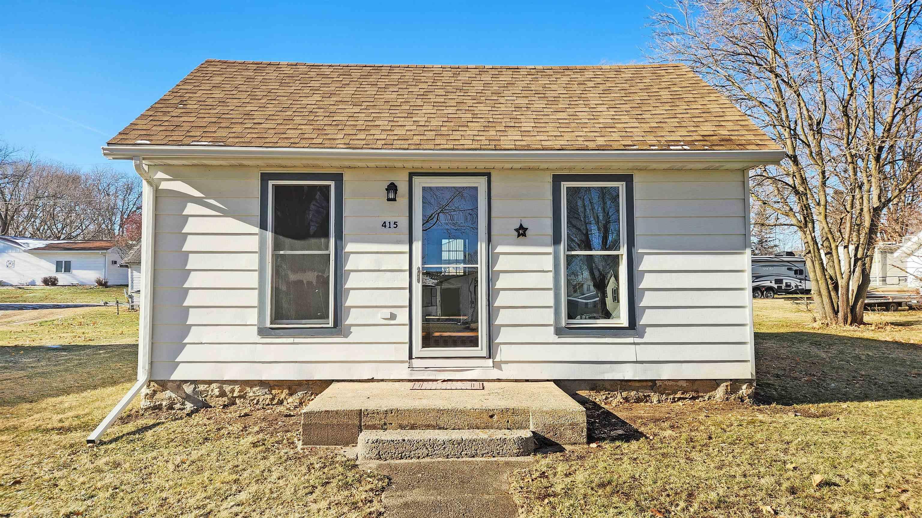 Property Photo:  415 N Elizabeth Street  IA 50619 