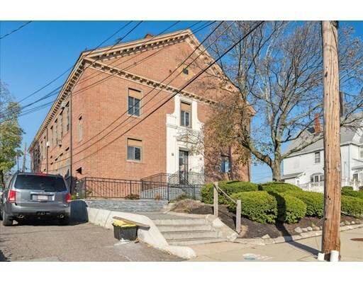 Property Photo: 14 Locust Street 3F MA 02149