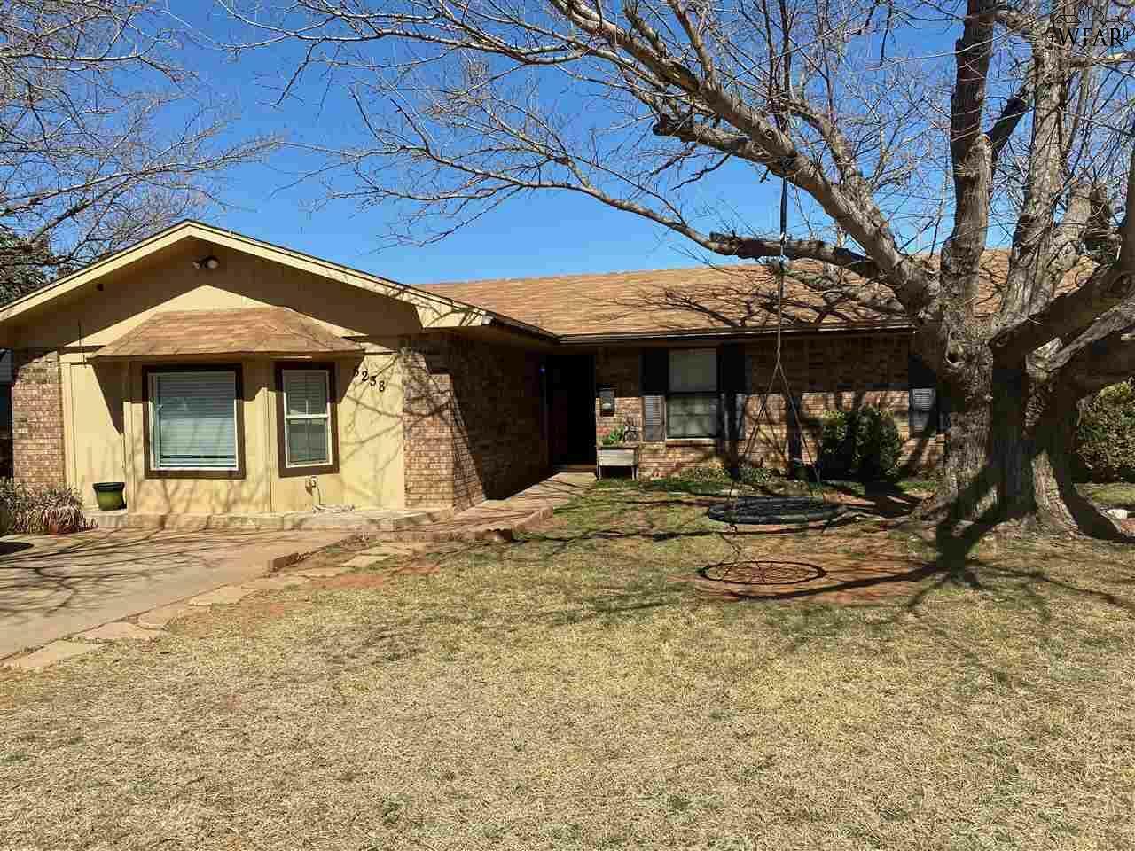 Property Photo:  5238 Kingston Drive  TX 76310 