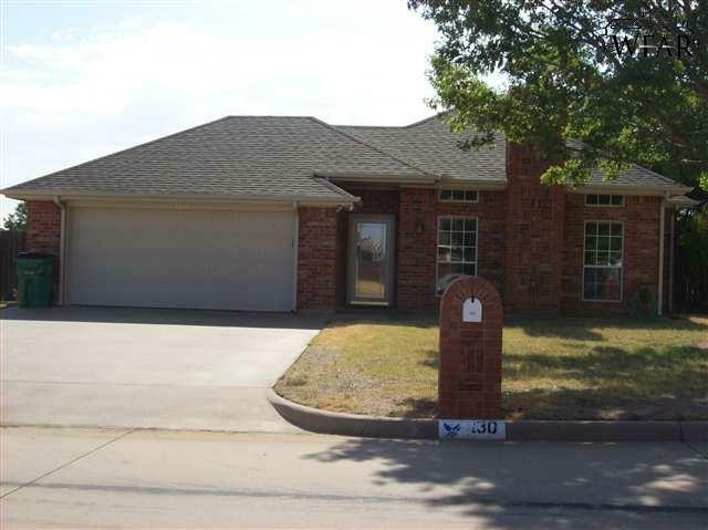 Property Photo: 130 Garrett Street TX 76354