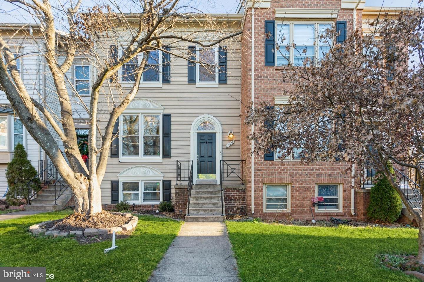 Property Photo: 14309 Winding Woods Court VA 20120
