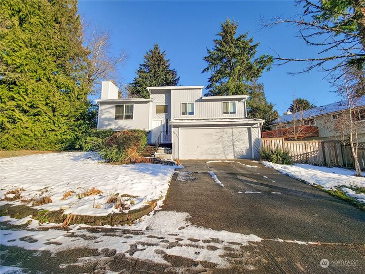 Property Photo:  10910 161st Avenue NE  WA 98052 