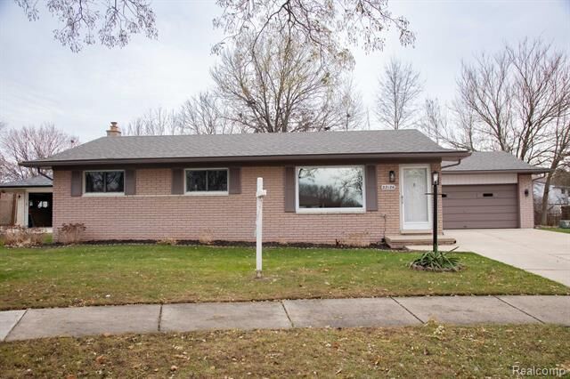 Property Photo:  22126 Whitehall Court  MI 48183 