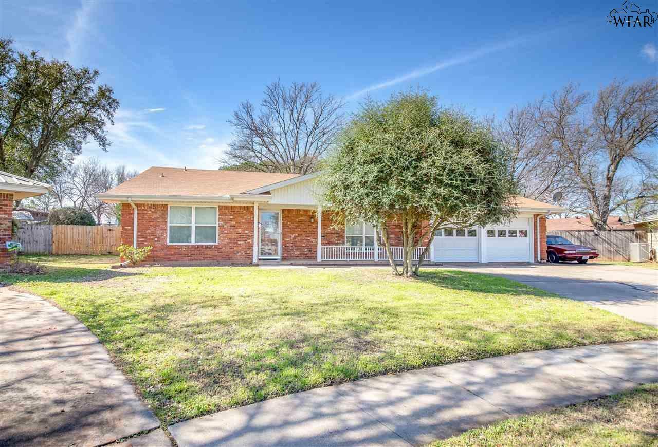 Property Photo: 4 Arborgate Terrace TX 76308