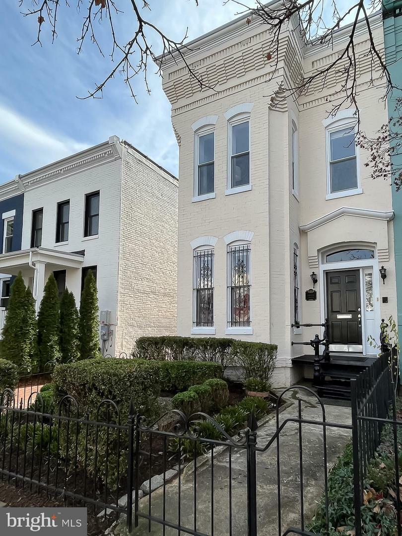 Property Photo:  1413 F Street NE  DC 20002 