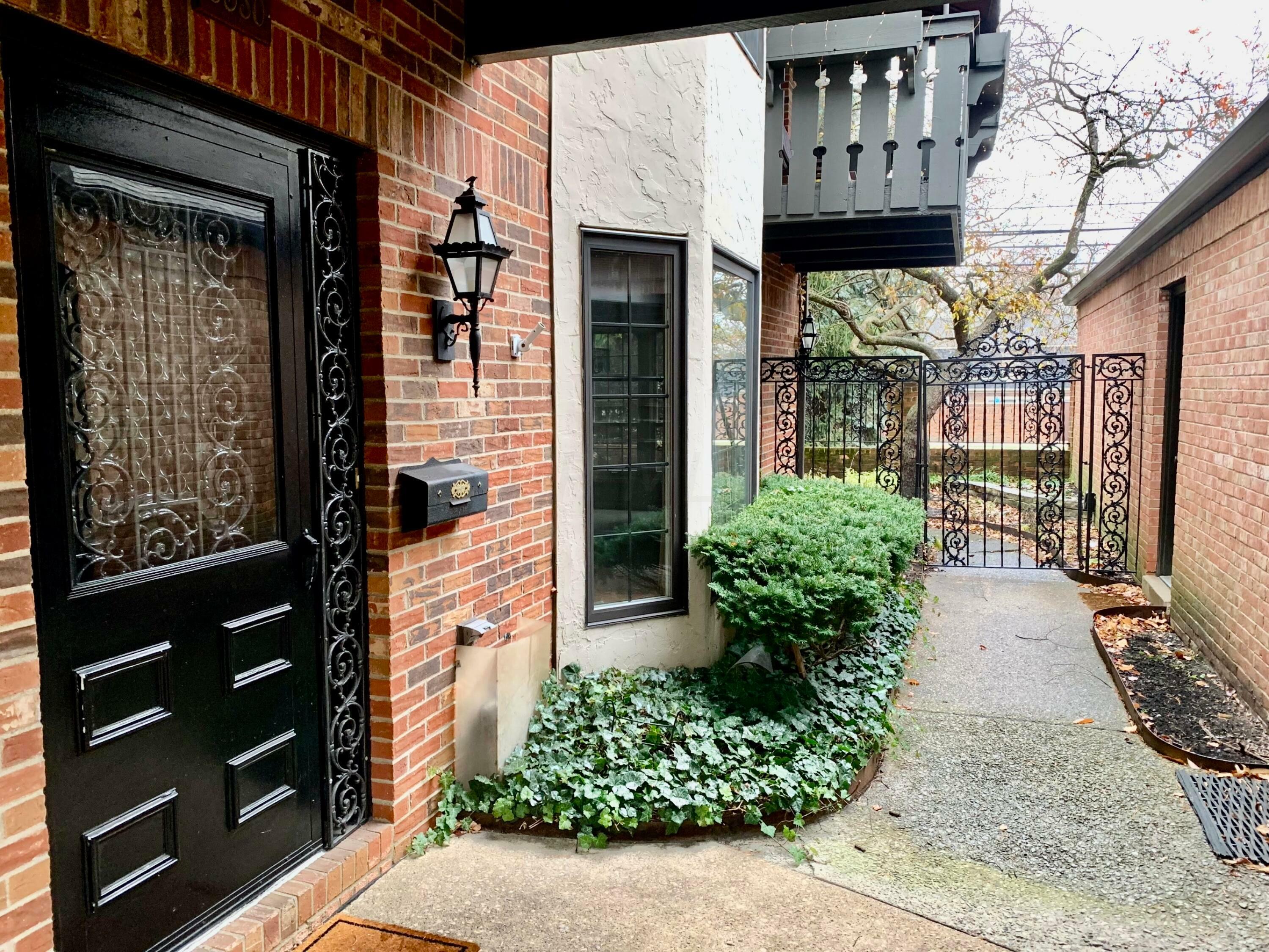 Property Photo: 3530 La Rochelle Drive OH 43221