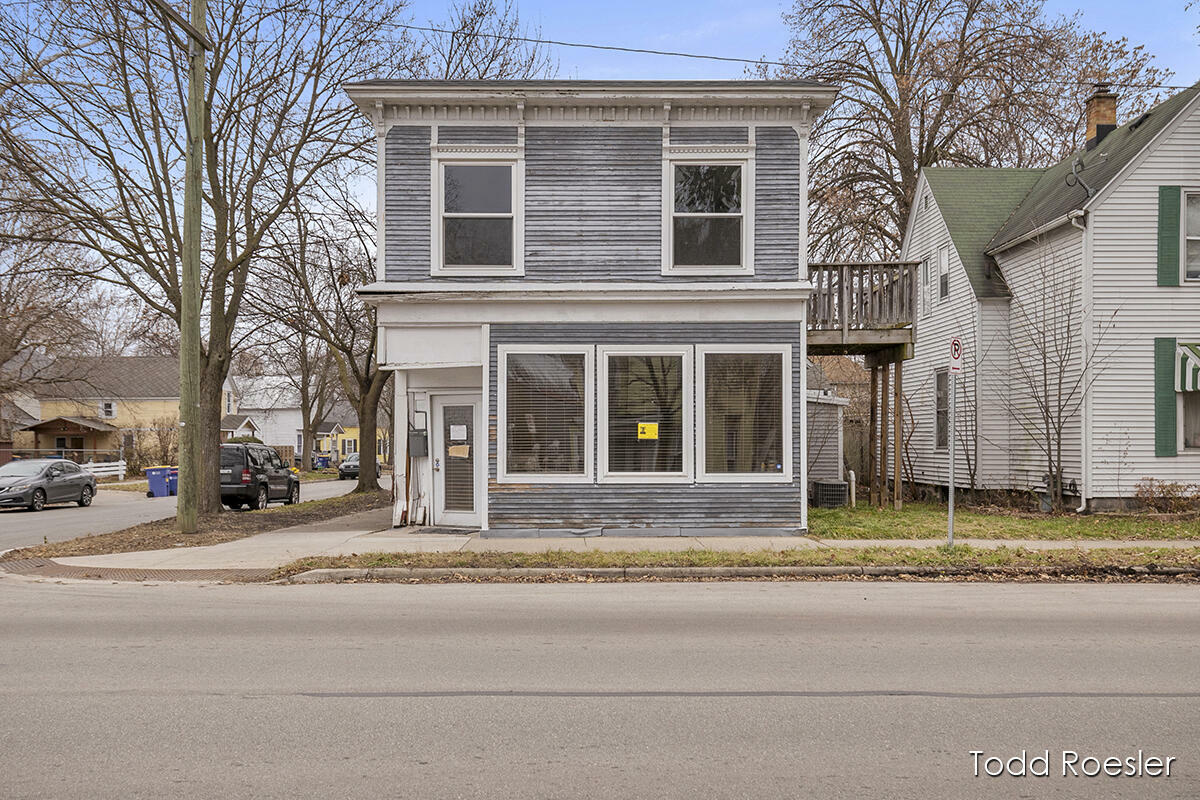 Property Photo:  1058 Alpine Avenue NW  MI 49504 