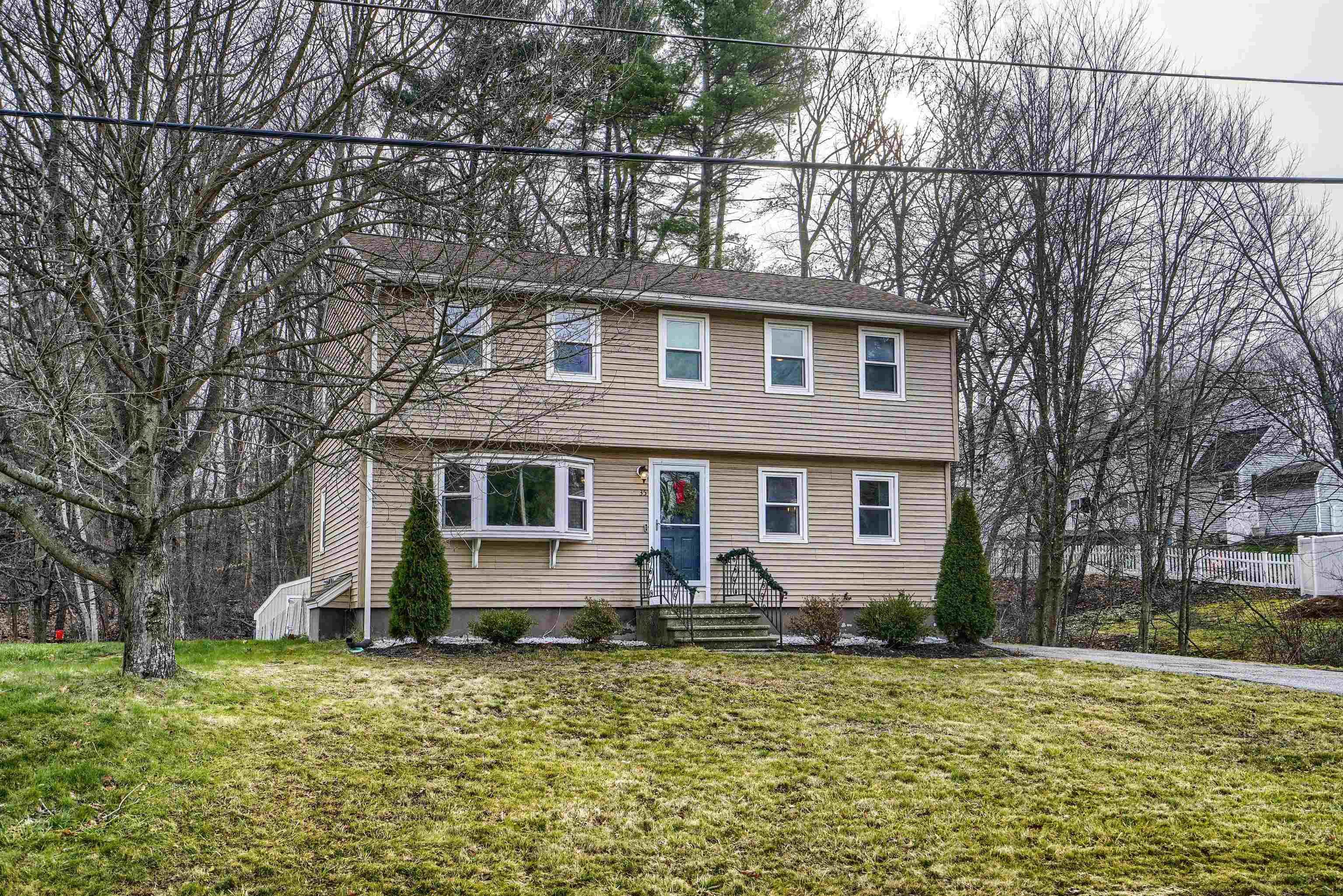 Property Photo: 35 Holbrook Drive NH 03062