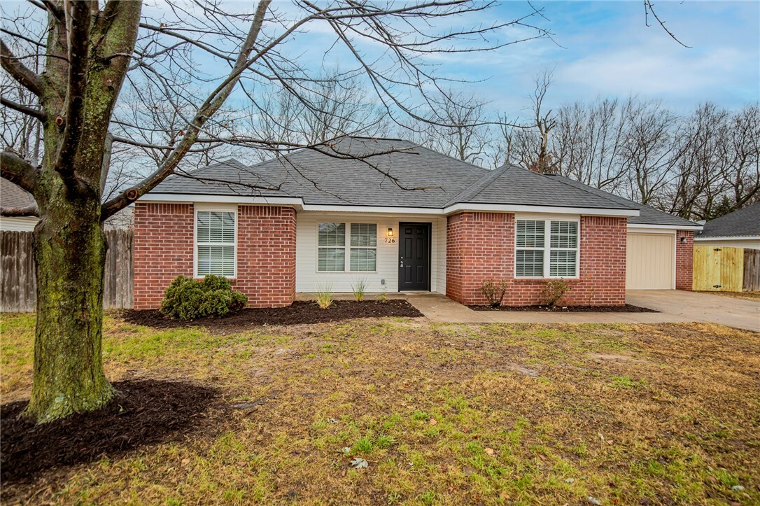 Property Photo: 726 Crystal Street AR 72745