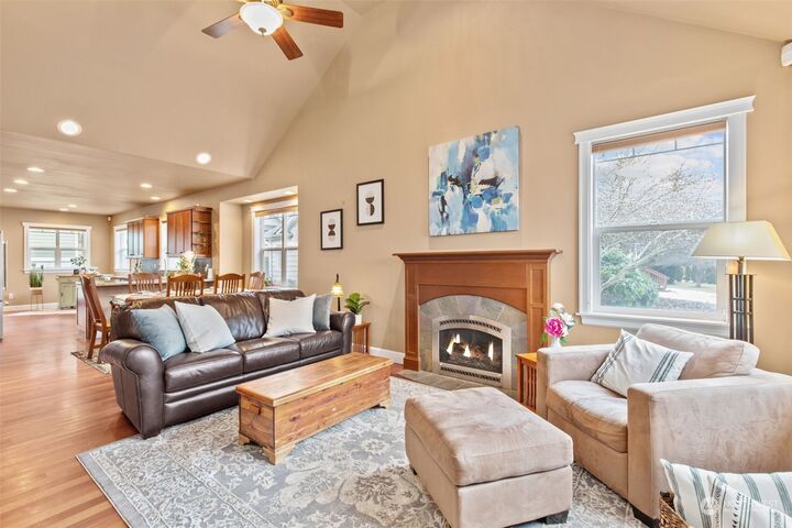 Property Photo: 1024 Wetmore Avenue WA 98201