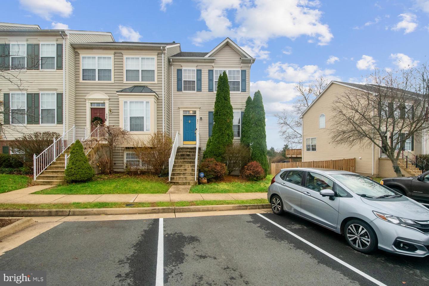Property Photo:  451 Ginkgo Terrace NE  VA 20176 