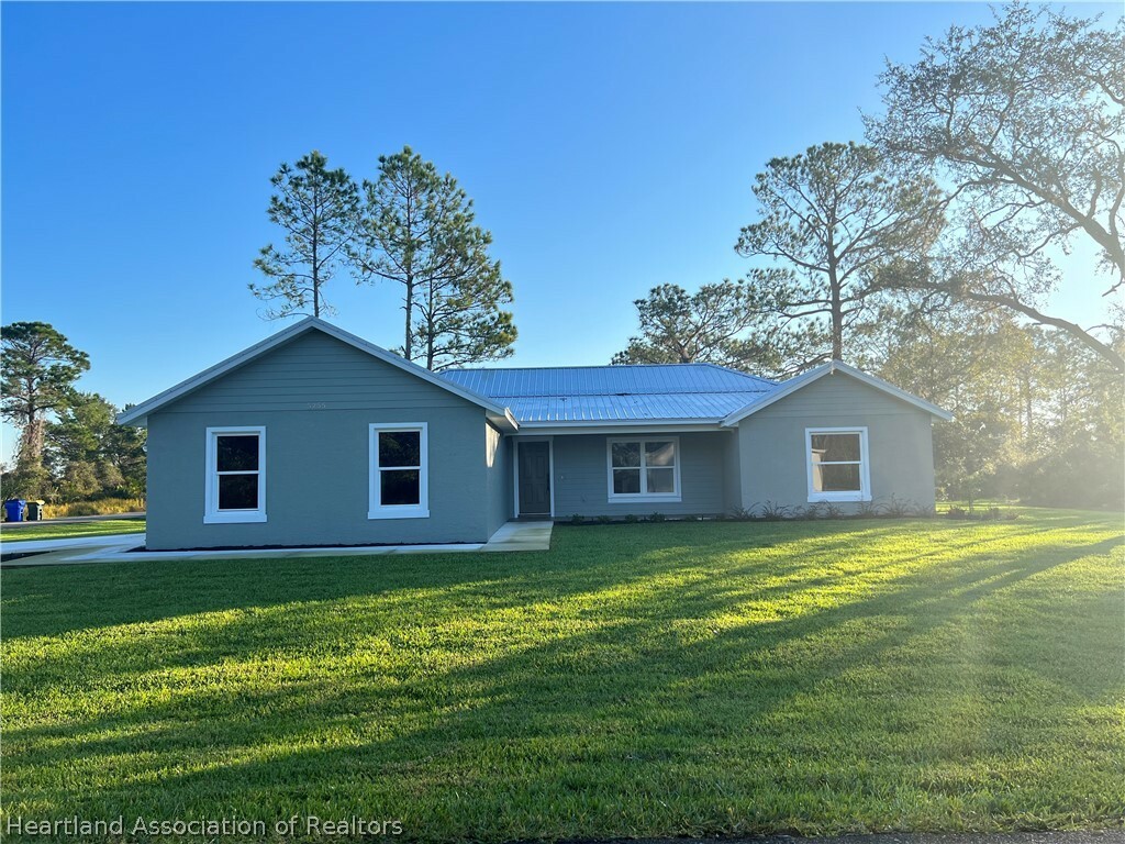 Property Photo:  5255 Sue Drive  FL 33872 