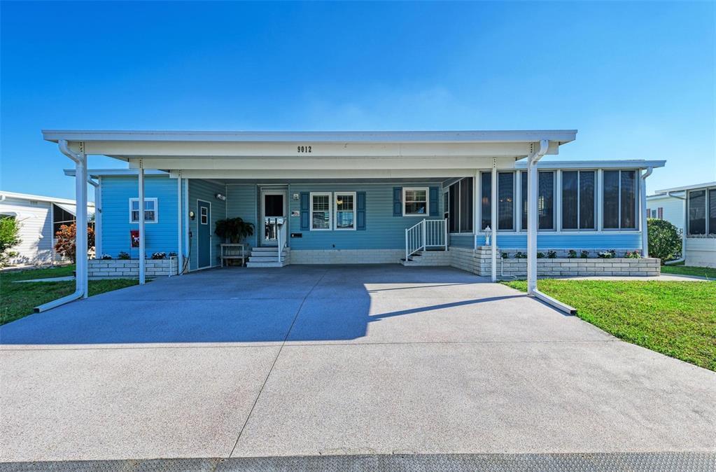 Property Photo: 9012 28th Avenue Drive E FL 34221