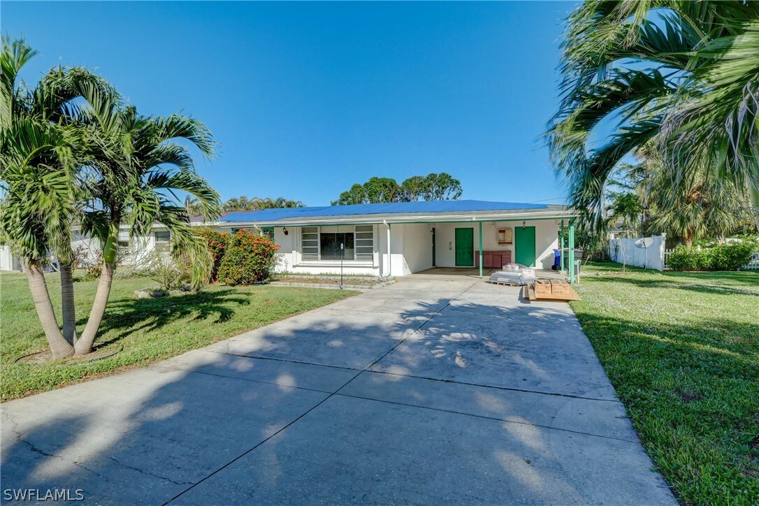 Property Photo: 1247 Biltmore Drive FL 33901