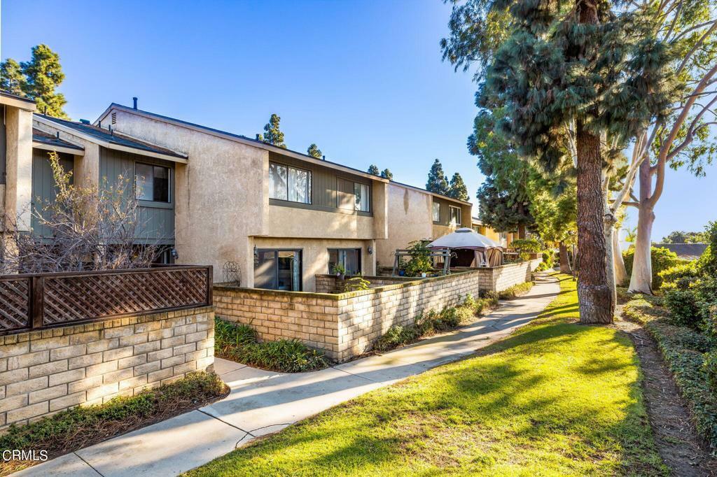 Property Photo:  827 Venwood Avenue  CA 93001 